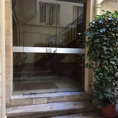 Apartment Proche Du Louvre Paris