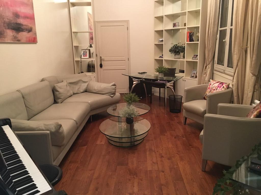 Apartment Proche Du Louvre Paris